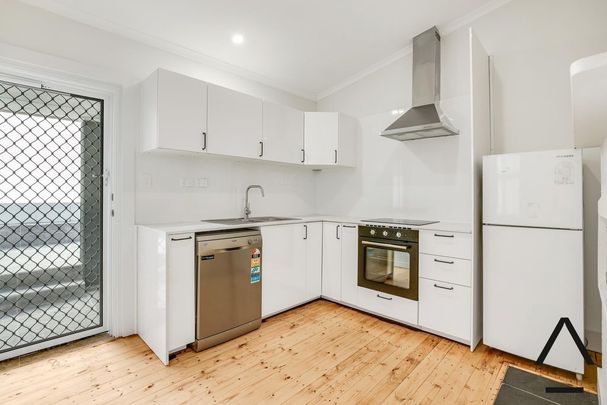 Two Bedroom Home with Separate Large Study/ Living Room in the Heart of Balmain - Photo 1