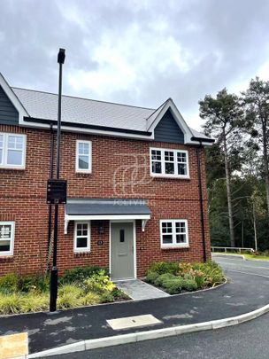 3 bedroom semi-detached house to rent - Photo 1