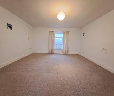 2 bedroom detached house to rent - Photo 2