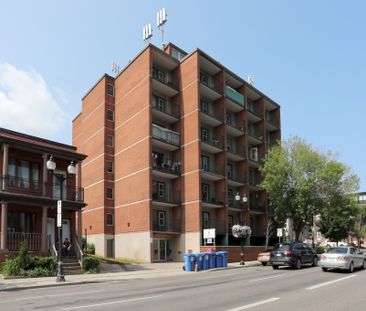 255 King Street West - Photo 2