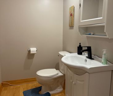 For Lease - 1678 Creek Way, Burlington, Ontario - Photo 4