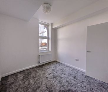 5 bed apartment to rent in Newcomen Terrace, Redcar, TS10 - Photo 4