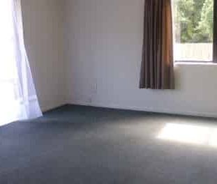 Family 3 bedroom home - Photo 4