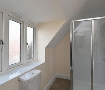 3 bedroom semi-detached house to rent - Photo 6