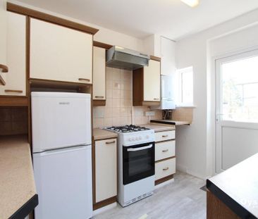 2 bedroom maisonette to rent - Photo 4