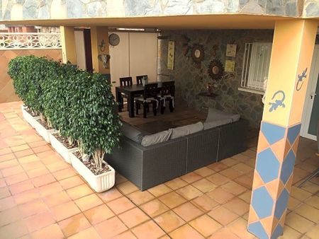 4 bedroom luxury Villa for rent in Castelldefels, Spain - Photo 4