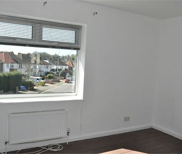 A 2 Bedroom Terraced House Instruction to Let in Bexhill on Sea - Photo 4