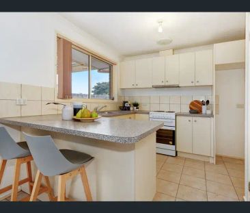 53 Gillingham Crescent, Craigieburn VIC 3064 - Photo 5