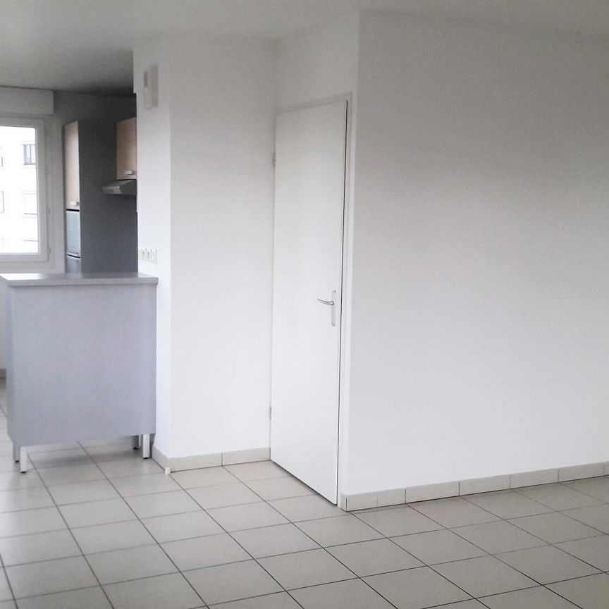 location Appartement T3 DE 70.73m² À ST PRIEST - Photo 1