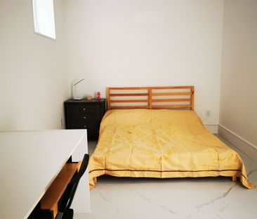 For Lease - 250 Burbank Drive, Toronto, Ontario - Photo 4