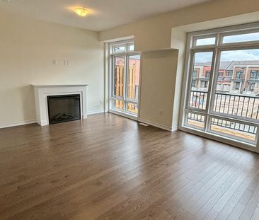 For Lease - 39 Griffith Street, Aurora, Ontario - Photo 6