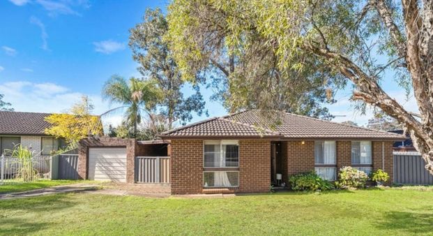 Well Presented Family Home! - Photo 1