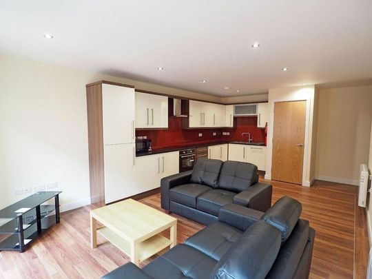 4 bedroom flat to rent - Photo 1