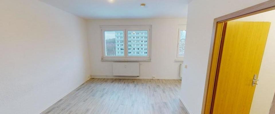 Große Balkonwohnung mit Einbauküche - Photo 1