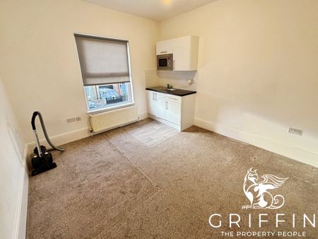 Princes Road, Romford, RM1 - Photo 4