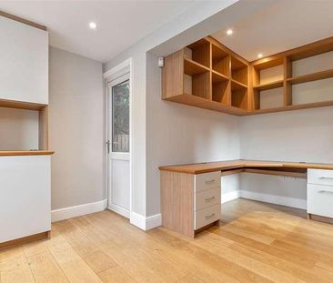 Sheppards Close, St Albans, AL3 - Photo 2