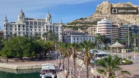 2 room luxury Flat for rent in Alicante, Valencia - Photo 5