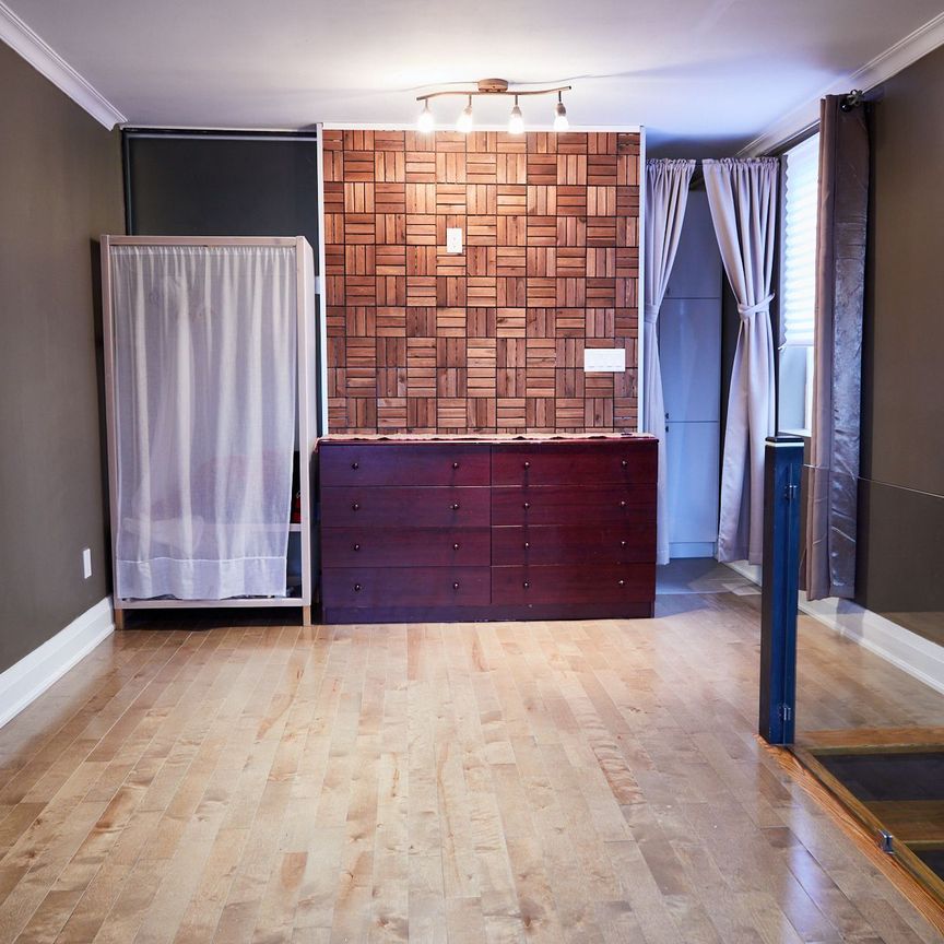 For Lease - 1547 Kingston Road Unit# Rear, Toronto, Ontario - Photo 1
