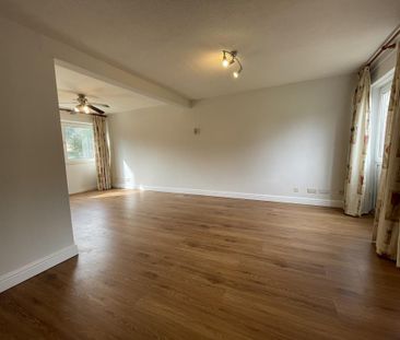 3 bedroom end of terrace house to rent - Photo 1