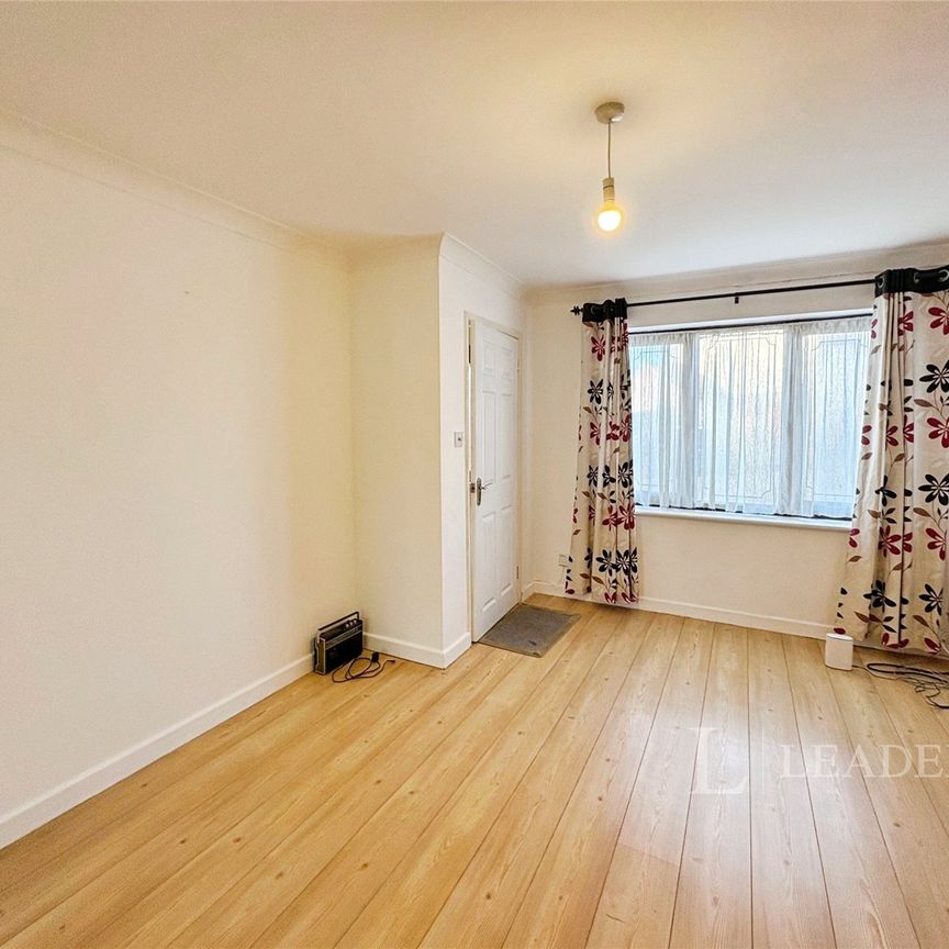 3 bedroom house to rent Foden Avenue, Ipswich, IP1 - Photo 1