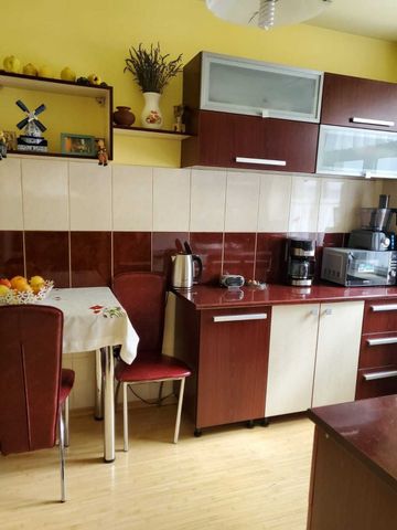 Casa singur in curte, cu acces auto,vedere frumoasa, Schei, - Fotografie 3
