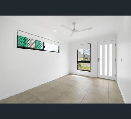 49 Carnarvon Drive, South Ripley, Qld 4306 - Photo 3