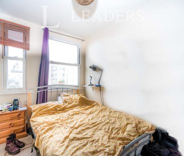 4 bedroom flat to rent - Photo 4