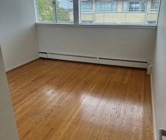 SPECIAL Move-in incentive! Large 1 Bedroom Suite in Heart of Kitsilano - Photo 3