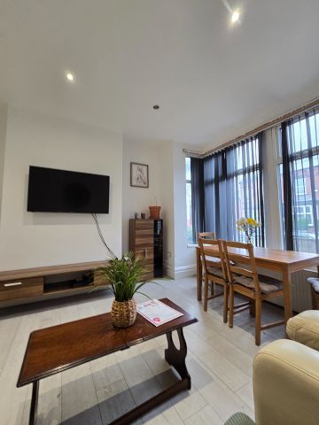 Room in a Shared House, Headingley Avenue, LS6 - Photo 3