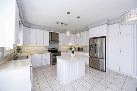 For Lease - 3152 Larry Crescent, Oakville, Ontario - Photo 4