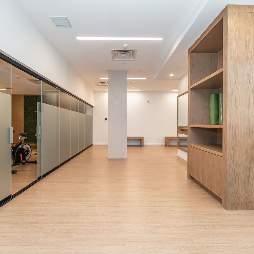 For Lease - 3250 Carding Mill Trail Unit# 410, Oakville, Ontario - Photo 1