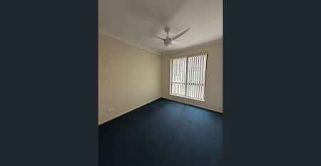 Spacious, Family Living in Sandstone Point - Photo 5