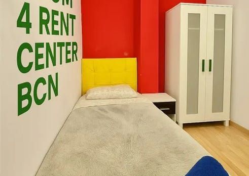 Carrer del Consell de Cent, Barcelona, Catalonia 08011