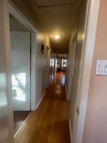 For Lease - 6 O'henry Grove Unit# Upper, Toronto, Ontario - Photo 2