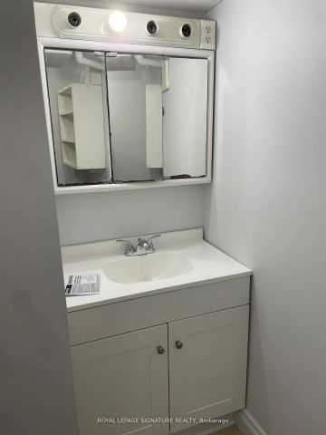 8 Thorncroft Crescent - Photo 5