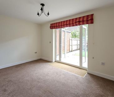 4 bedroom terraced house to rent - Photo 3