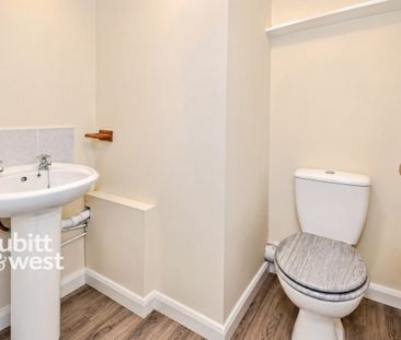 4 bedroom detached bungalow to rent - Photo 5