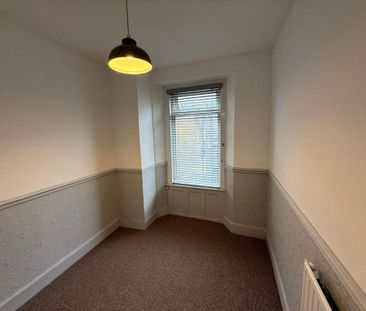 3 bedroom maisonette to rent - Photo 2