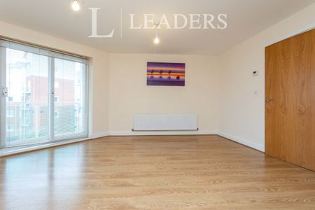 2 bedroom apartment to rent Reynolds Avenue, Redhill, RH1 - Photo 4