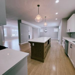 Executive Home on Quarry Rd. - Photo 2