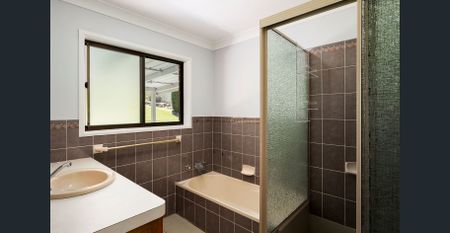 Family Comfort Close to Water and Parklands - Photo 5