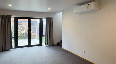 Two Bedroom Townhouse with Garage in Addington! - Photo 4