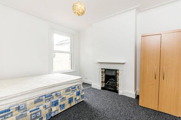3 bedroom flat to rent - Photo 1