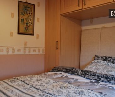 Welcoming room in shared apartment in Killiney, Dublin - Photo 6