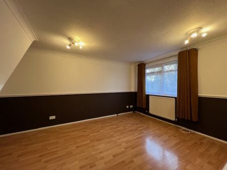 1 bedroom Flat - Round Mead, Stevenage - Photo 2