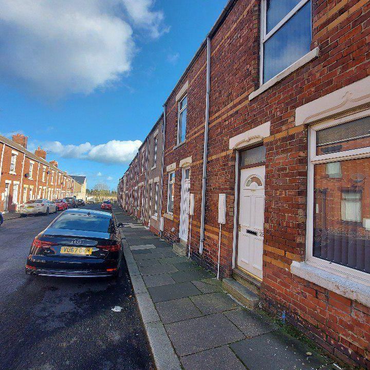 2 bedroom terraced house to rent - Photo 1