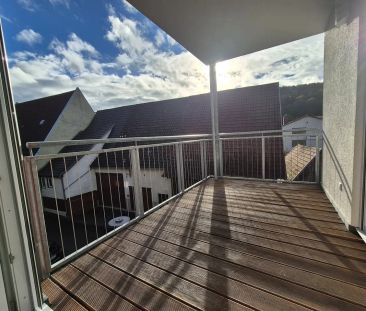 Neuwertig, modern, naturnah – Ihr Zuhause über zwei Etagen in Grafenau - Foto 1