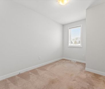 For Lease - 39 Denistoun Street, Welland, Ontario - Photo 2