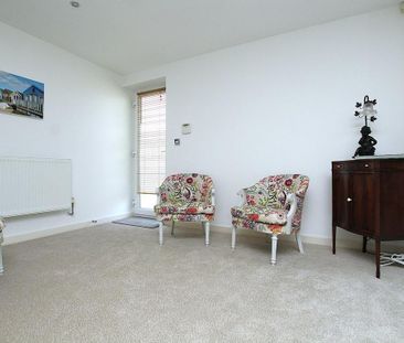 2 bedroom ground floor flat to rent - Photo 4