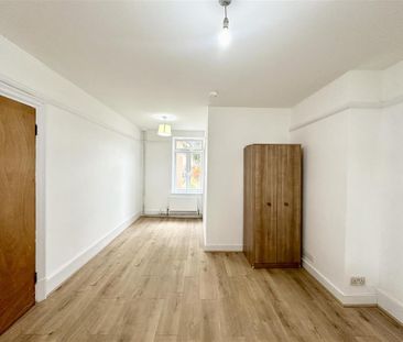 House share to rent - Photo 2